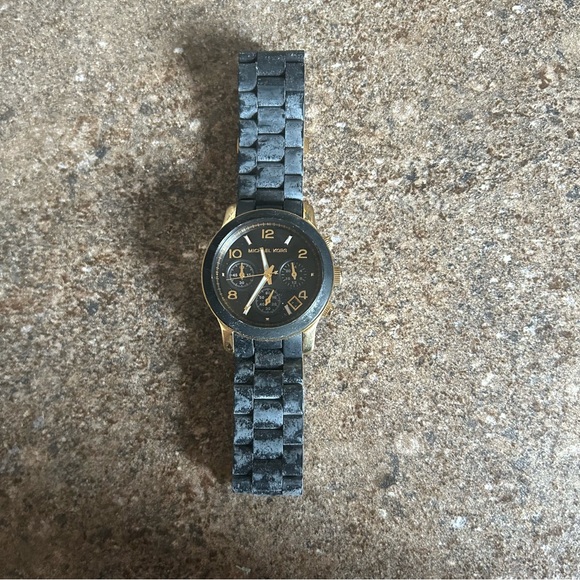 Michael Kors Unisex watch / need new battery - Picture 3 of 5
